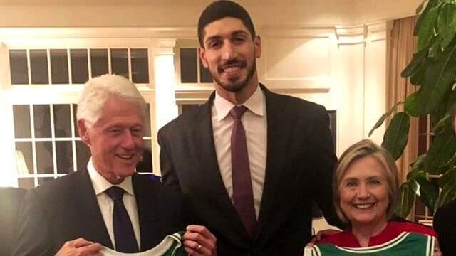 Hillary Clinton, FETÖ'cü Enes Kanter'i yemeğe davet etti