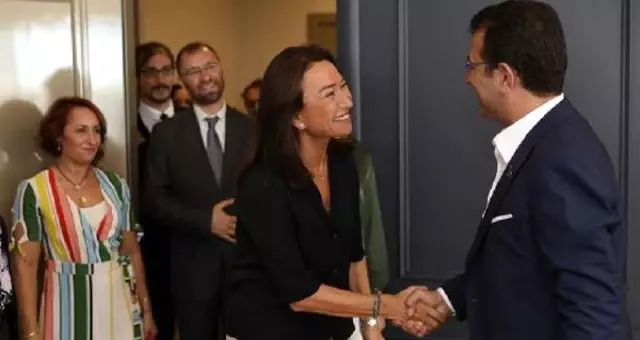 İBB Başkanı İmamoğlu, sanatçıları ağırladı