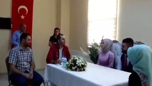 İşitme engelli çiftin nikahı işaret diliyle kıyıldı