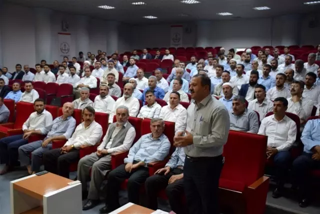 Kaymakam Osman Bilici din görevlileriyle buluştu Kaymakam Osman Bilici din görevlileriyle buluştu