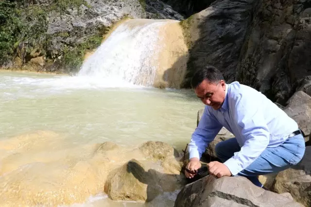 Kırgız Büyükelçi Ömüralıyev Giresun'da stres attı Kırgız Büyükelçi Ömüralıyev Giresun'da stres attı