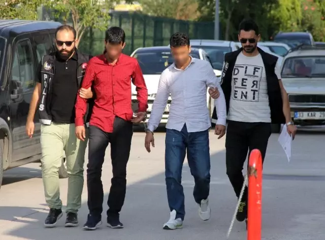 Laptopla uyuşturucu sevkiyatına polis engeli Laptopla uyuşturucu sevkiyatına polis engeli