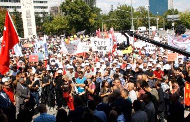 Milyonlarca EYT'linin merakla beklediği rapor Cumhurbaşkanlığı'na sunuldu