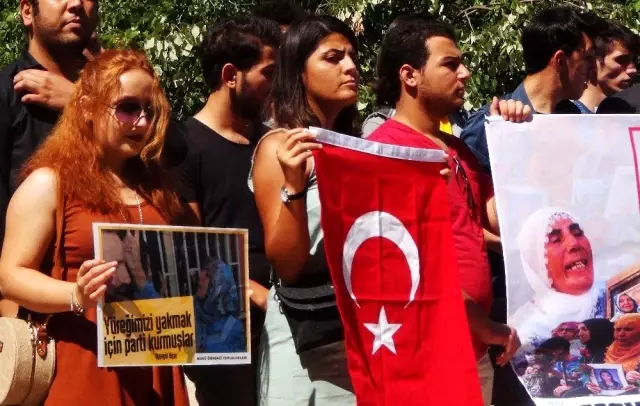 Muğla'da Üniversitelilerden Diyarbakır annelerine destek Muğla'da Üniversitelilerden Diyarbakır annelerine destek