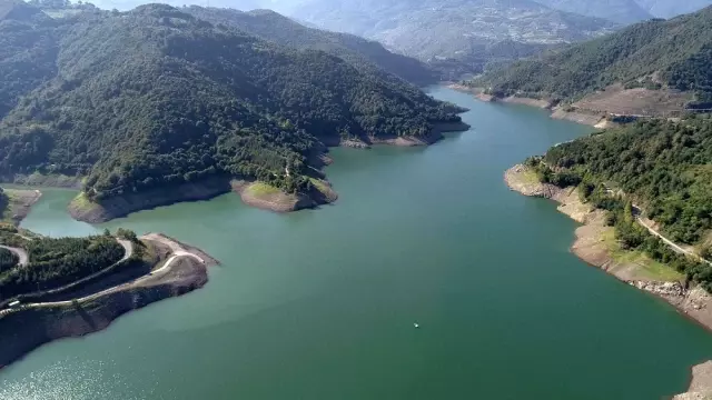 (Özel) Kocaeli'nin su ihtiyacını karşılayan Yuvacık Barajı'nda su seviyesi yüzde 48'e düştü (Özel) Kocaeli'nin su ihtiyacını karşılayan Yuvacık Barajı'nda su seviyesi yüzde 48'e düştü