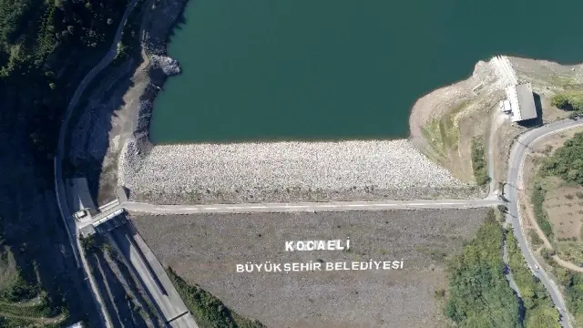 (Özel) Kocaeli'nin su ihtiyacını karşılayan Yuvacık Barajı'nda su seviyesi yüzde 48'e düştü (Özel) Kocaeli'nin su ihtiyacını karşılayan Yuvacık Barajı'nda su seviyesi yüzde 48'e düştü
