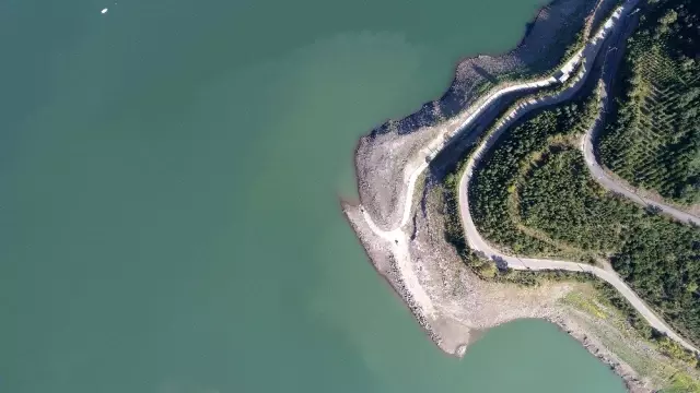 (Özel) Kocaeli'nin su ihtiyacını karşılayan Yuvacık Barajı'nda su seviyesi yüzde 48'e düştü (Özel) Kocaeli'nin su ihtiyacını karşılayan Yuvacık Barajı'nda su seviyesi yüzde 48'e düştü