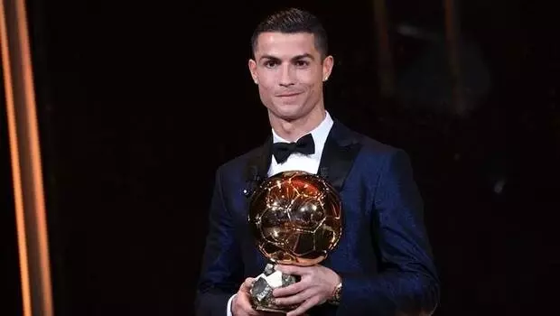 Ronaldo, Messi'den fazla Altın Top'u olması gerektiğine inanıyor Ronaldo, Messi'den fazla Altın Top'u olması gerektiğine inanıyor