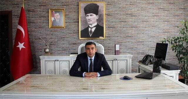 Son Dakika: Erzurum Valiliği: Karayazı Belediye Başkanı görevden uzaklaştırıldı, yerine kaymakam görevlendirildi