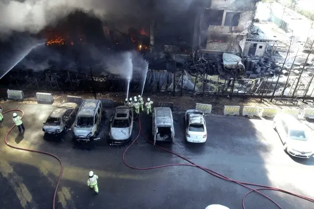 Tuzla'da fabrika yangını Tuzla'da fabrika yangını