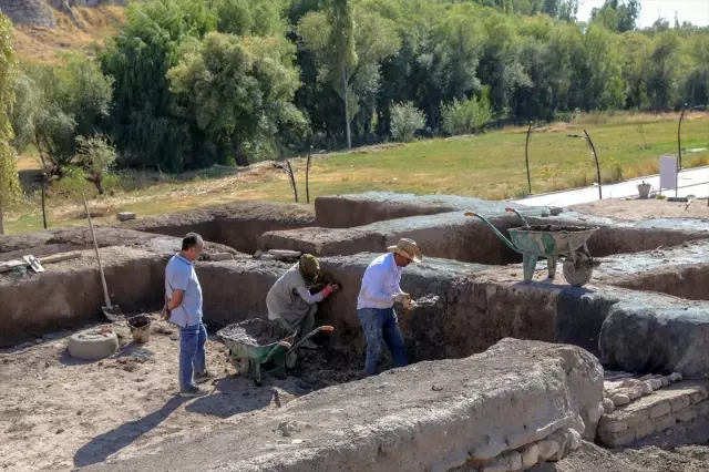 'Urartu aristokratları'nın yaşadığı yapılar ayağa kaldırıldı 'Urartu aristokratları'nın yaşadığı yapılar ayağa kaldırıldı