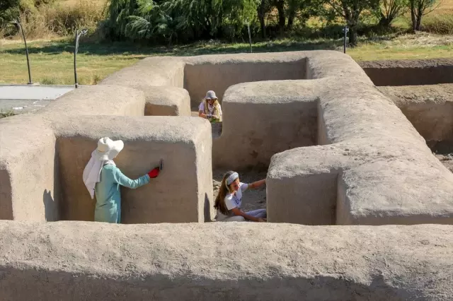 'Urartu aristokratları'nın yaşadığı yapılar ayağa kaldırıldı 'Urartu aristokratları'nın yaşadığı yapılar ayağa kaldırıldı