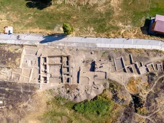 'Urartu aristokratları'nın yaşadığı yapılar ayağa kaldırıldı 'Urartu aristokratları'nın yaşadığı yapılar ayağa kaldırıldı