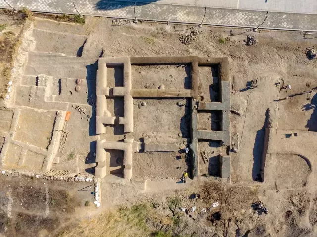 'Urartu aristokratları'nın yaşadığı yapılar ayağa kaldırıldı 'Urartu aristokratları'nın yaşadığı yapılar ayağa kaldırıldı