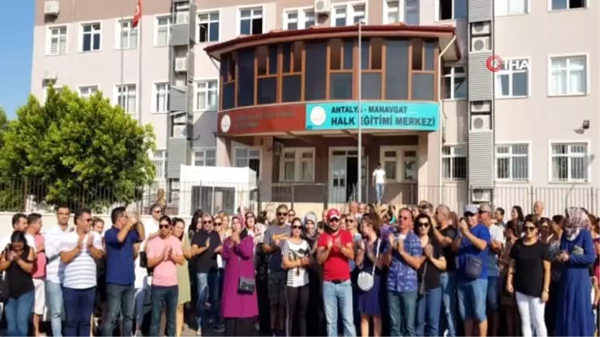 Velilerin 'Müdürümüzü geri istiyoruz' eylemi