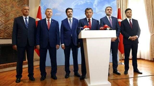 AK Parti'de istifalar sürüyor! Bir kurucu daha AK Parti'den istifa etti