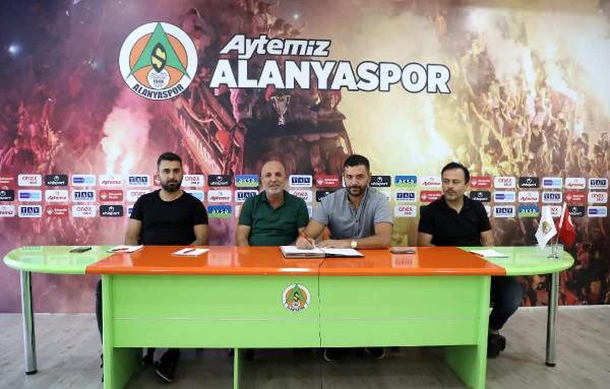 Alanyaspor'un ilk çorap reklamı cleopatra ınk oldu