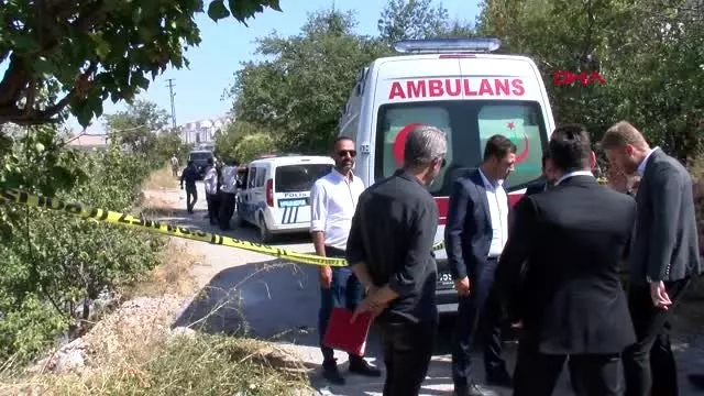 Tartıştığı eşini, çocuğunun gözleri önünde bıçaklayarak öldürdü Tartıştığı eşini, çocuğunun gözleri önünde bıçaklayarak öldürdü