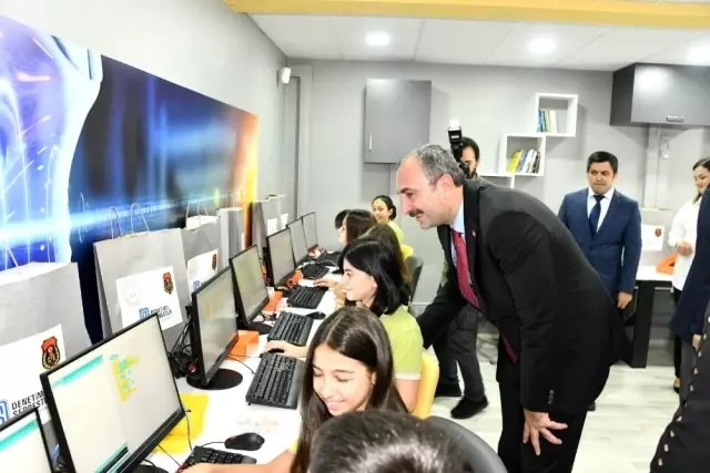 Bakan Gül, Bilim Sınıfının açılışını yaptı