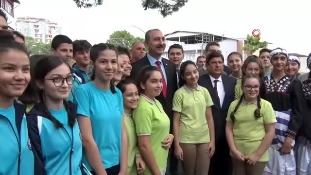 Bakan Gül, bilim sınıfının açılışını yaptı