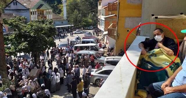 Böbreğini veren erkek çocuğunun tabutuna nihayet sefer bakanimiz baba yürekleri dağladı