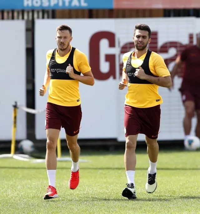 Galatasaray ara vermedi Galatasaray ara vermedi