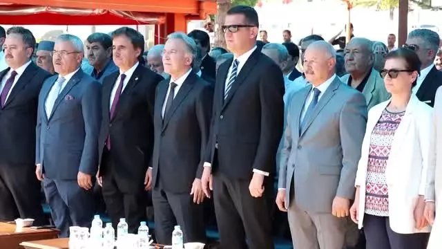'İnsanları kapının önüne koyamazsınız' 'İnsanları kapının önüne koyamazsınız'