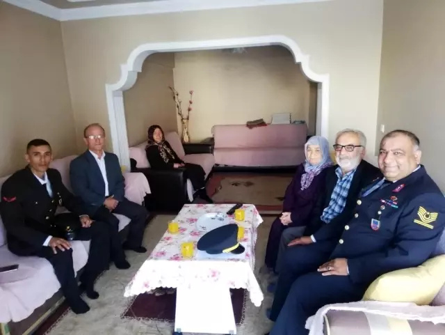 Jandarmadan Gazi'lere anlamlı ziyaret Jandarmadan Gazi'lere anlamlı ziyaret