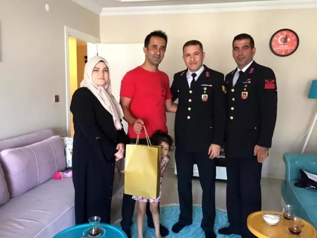 Jandarmadan Gazi'lere anlamlı ziyaret Jandarmadan Gazi'lere anlamlı ziyaret