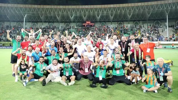 Kayyumun eşiğinden Süper Lig liderliğine! Alanya'da herkes mutlu... Kayyumun eşiğinden Süper Lig liderliğine! Alanya'da herkes mutlu...