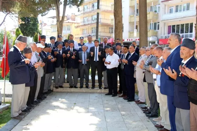 Manisa'nın ilçelerinde Gaziler Günü kutlandı Manisa'nın ilçelerinde Gaziler Günü kutlandı