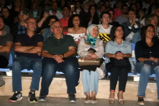 MFÖ Denizli'de sahne aldı MFÖ Denizli'de sahne aldı