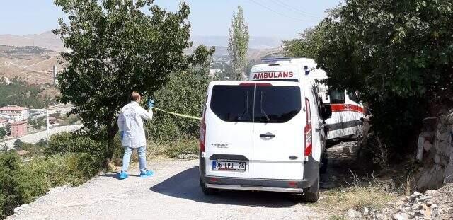 Tartıştığı eşini, çocuğunun gözleri önünde bıçaklayarak öldürdü