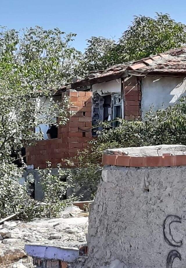 Tartıştığı eşini, çocuğunun gözleri önünde bıçaklayarak öldürdü