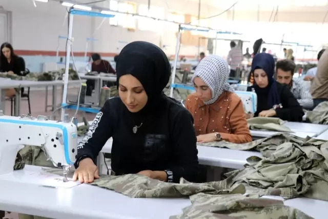 Tekstil fabrikasına dönüştürülen cezaevi 150 kişiye ekmek kapısı oldu Tekstil fabrikasına dönüştürülen cezaevi 150 kişiye ekmek kapısı oldu