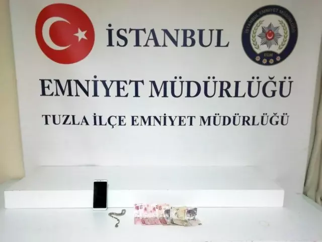Tuzla'da gümüş tespih gaspçıları yakalandı Tuzla'da gümüş tespih gaspçıları yakalandı