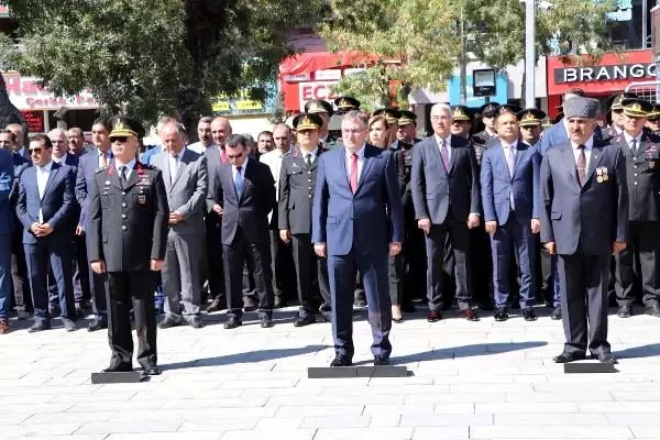 Van'da gaziler günü kutlaması