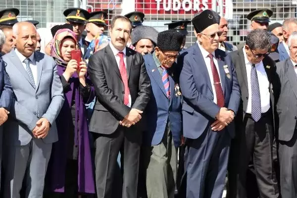 Van'da gaziler günü kutlaması