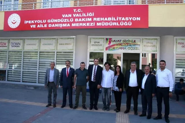 VANTSO ve VANESOB heyeti, engelli çocukların gönüllerine dokundu VANTSO ve VANESOB heyeti, engelli çocukların gönüllerine dokundu
