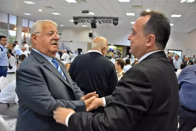 Akhisarlı protokol üyeleri gazilerle akşam yemeğinde buluştu Akhisarlı protokol üyeleri gazilerle akşam yemeğinde buluştu