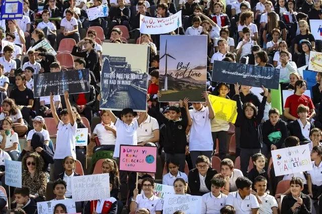 Ankara'da öğrencilerden 'küresel iklim değişikliği' eylemi Ankara'da öğrencilerden 'küresel iklim değişikliği' eylemi