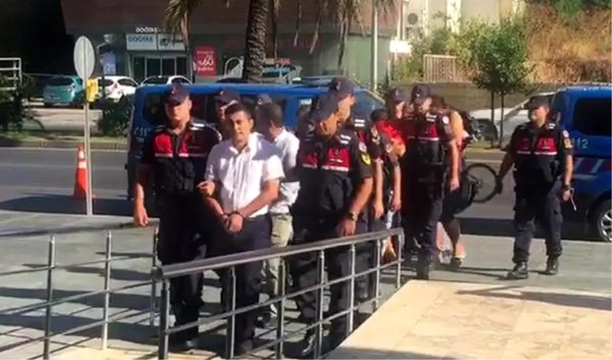 Antalya�daki kredi kartı dolandırıcılığı operasyonunda 2 tutuklama