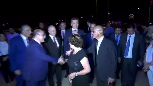 Bakan Selçuk, Arap Ali Destanı'nın prömiyerine katıldı Bakan Selçuk, Arap Ali Destanı'nın prömiyerine katıldı