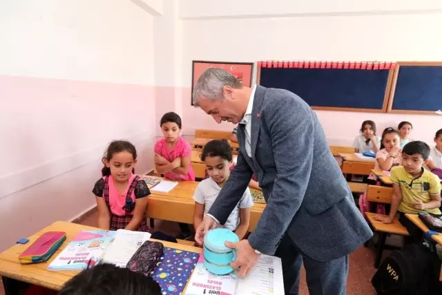 Başkan Tahmazoğlu öğrencilerle bir araya geldi Başkan Tahmazoğlu öğrencilerle bir araya geldi