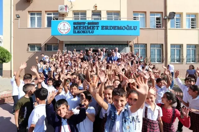 Başkan Tahmazoğlu öğrencilerle bir araya geldi Başkan Tahmazoğlu öğrencilerle bir araya geldi