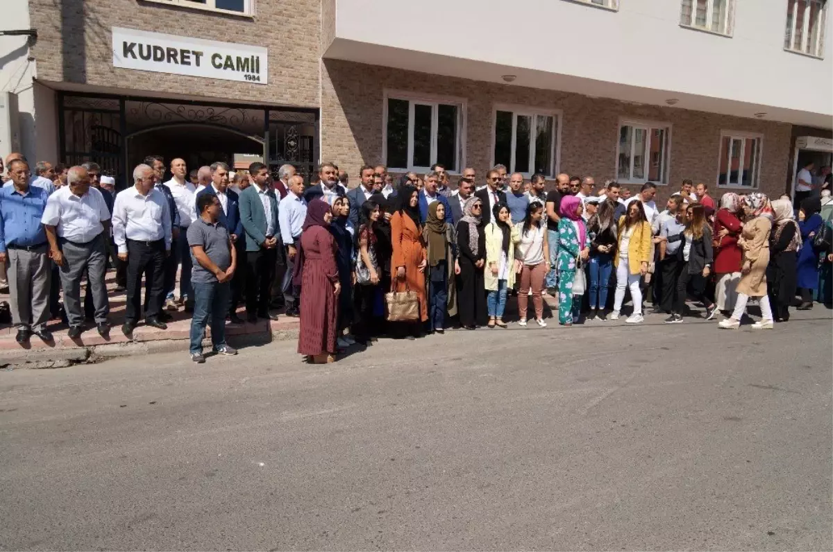 Batman'dan, Diyarbakır'da evlat nöbeti tutan ailelere destek
