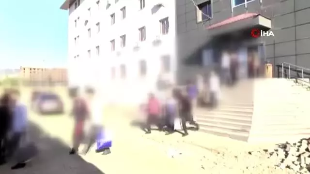 Bingöl merkezli 14 ilde HTŞ ve DEAŞ operasyonu: 14 tutuklama Bingöl merkezli 14 ilde HTŞ ve DEAŞ operasyonu: 14 tutuklama