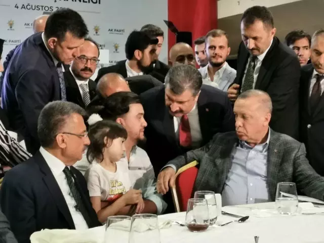 Bursalı vekillerden Minik Zeynep'e ziyaret Bursalı vekillerden Minik Zeynep'e ziyaret