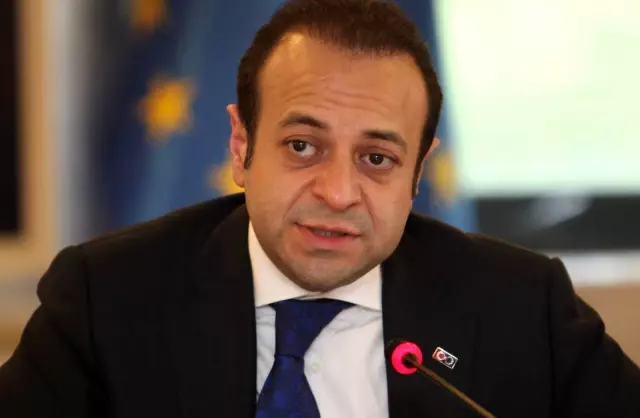 Cumhurbaşkanı Erdoğan'ın imzasıyla AB eski Bakanı Egemen Bağış Çekya Büyükelçiliği görevine getirildi Cumhurbaşkanı Erdoğan'ın imzasıyla AB eski Bakanı Egemen Bağış Çekya Büyükelçiliği görevine getirildi