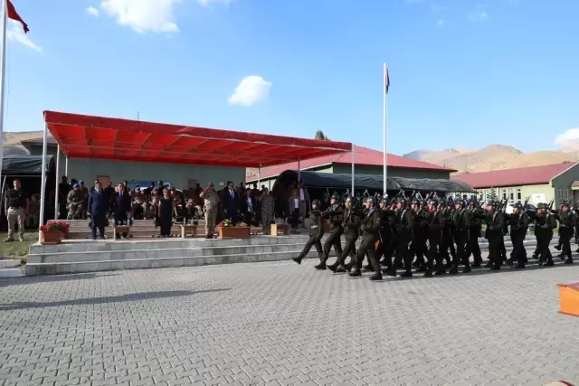 Hakkari'de sancak devir teslim töreni Hakkari'de sancak devir teslim töreni